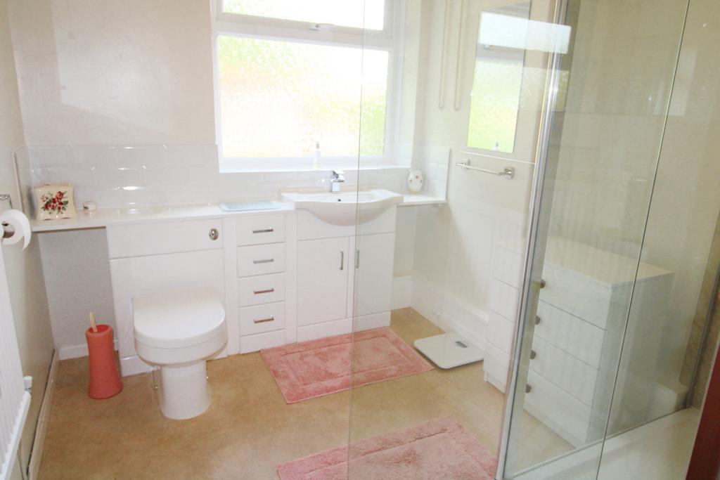 Detached Bungalow in Large Plot