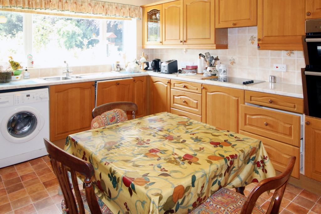 Detached Bungalow in Large Plot