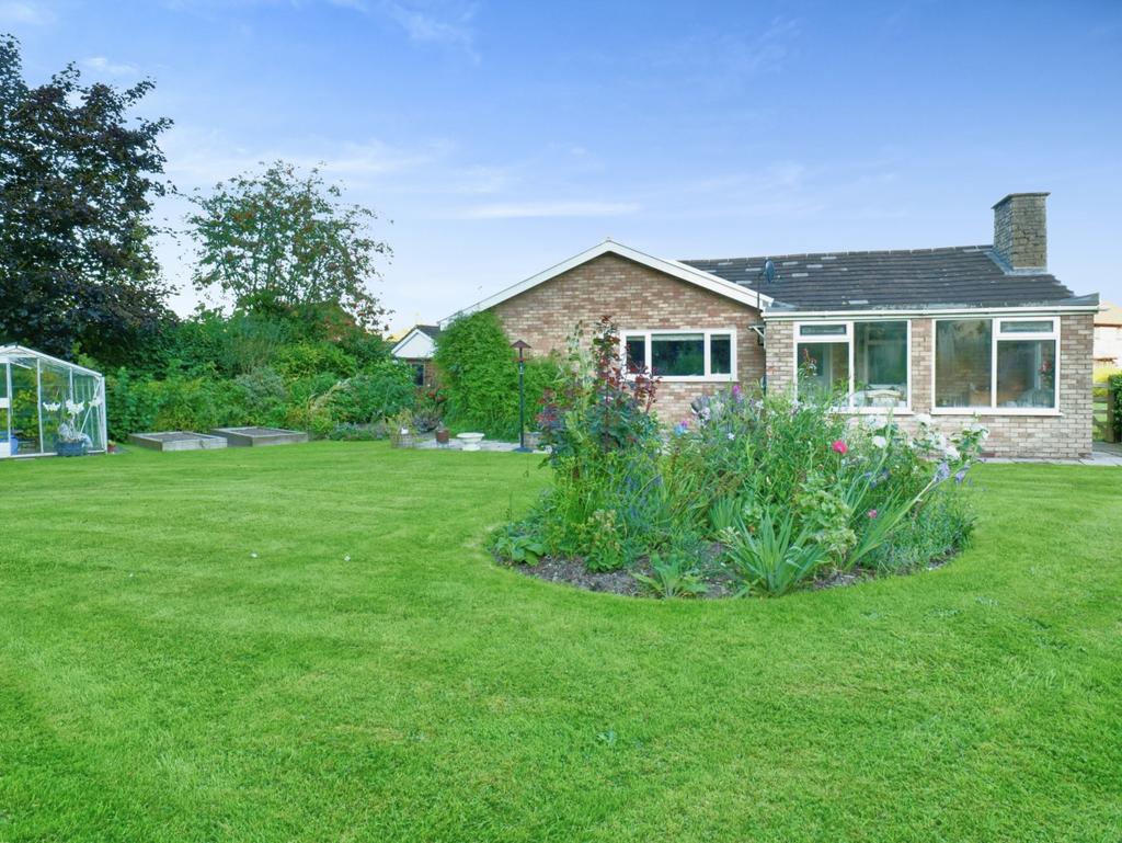 Detached Bungalow in Large Plot