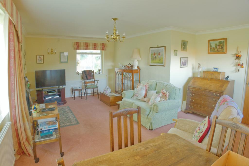 Detached Bungalow in Large Plot