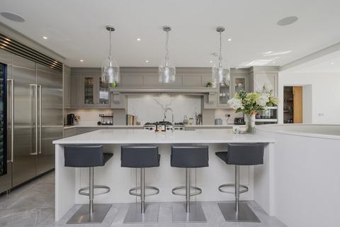 24 Burstead Close, Cobham, KT11 2NL