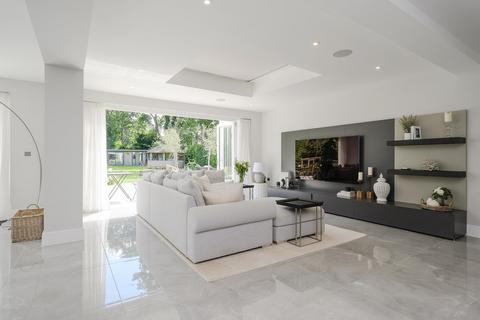 24 Burstead Close, Cobham, KT11 2NL