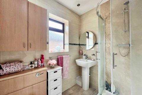 2 bedroom apartment for sale, 135 Station Road, Leigh on Sea SS9