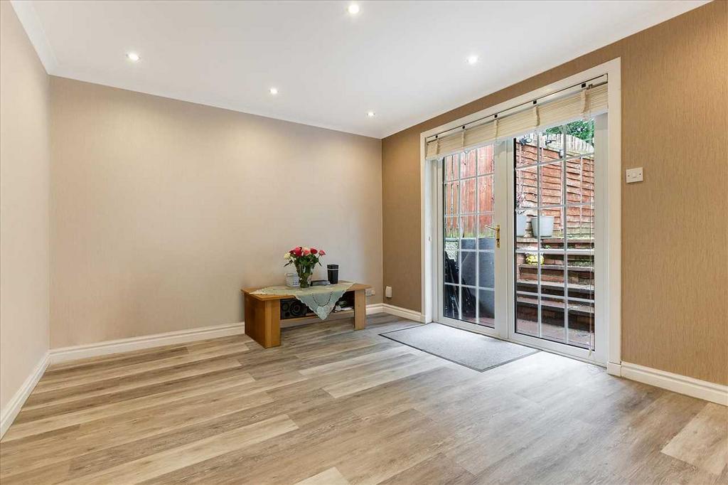 Family Room (1)