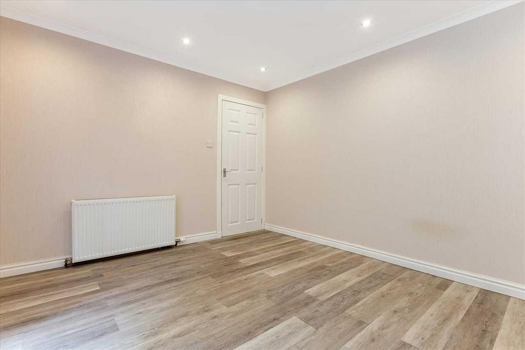 Family Room (2)