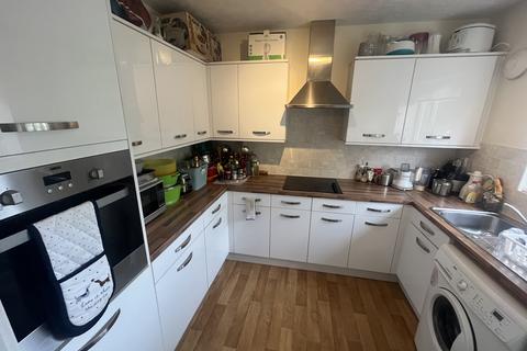 2 bedroom flat for sale - King Henry Lodge, Hall Lane, Chingford, E4