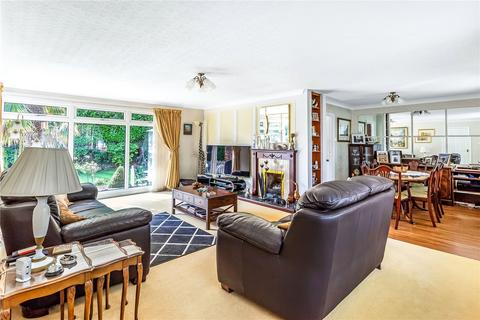 3 bedroom detached house for sale - Priory Drive, Reigate, Surrey, RH2