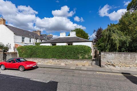 2 bedroom detached bungalow for sale, 29 Bowmont Street, Kelso TD5 7JH