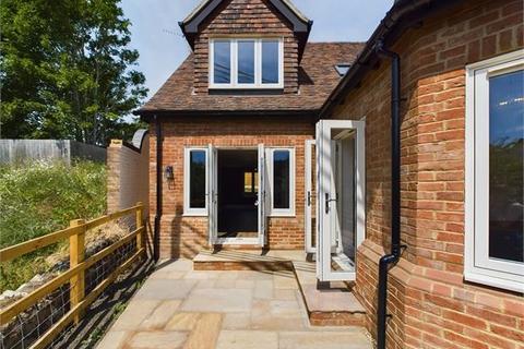 3 bedroom detached house for sale, Appleyard Close, Whitchurch, Buckinghamshire.
