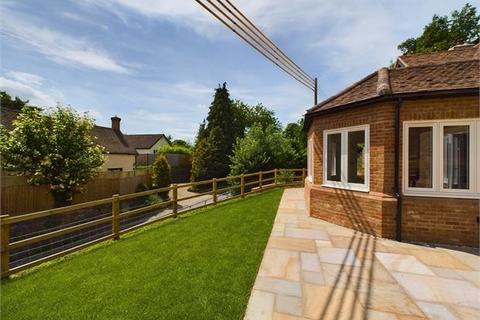 3 bedroom detached house for sale, Appleyard Close, Whitchurch, Buckinghamshire.