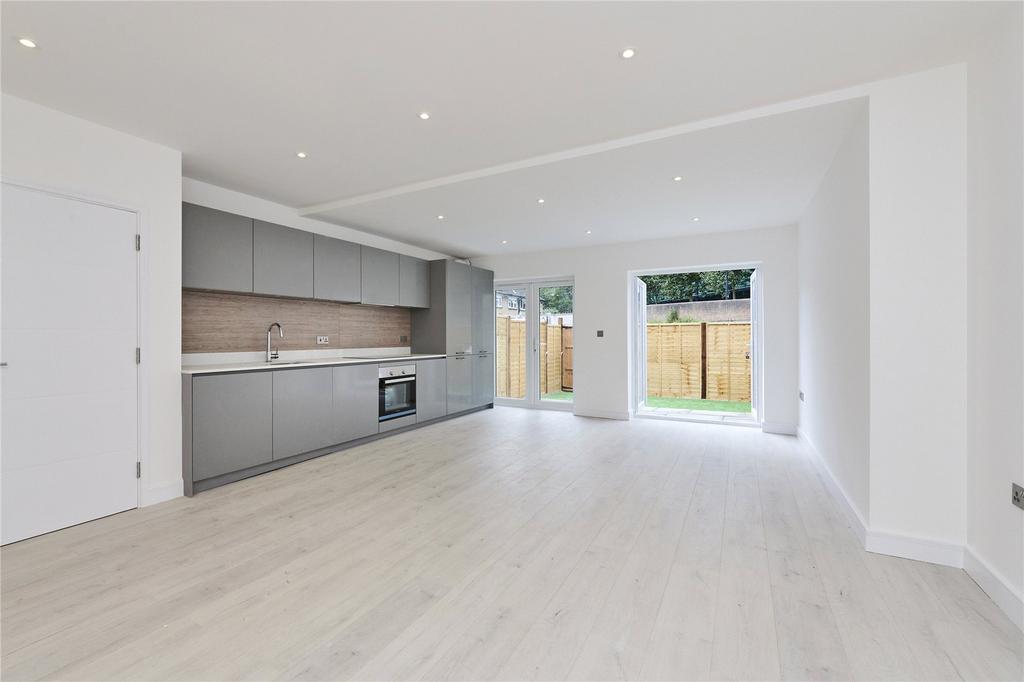 East Ferry Road, London 4 bed terraced house for sale £725,000
