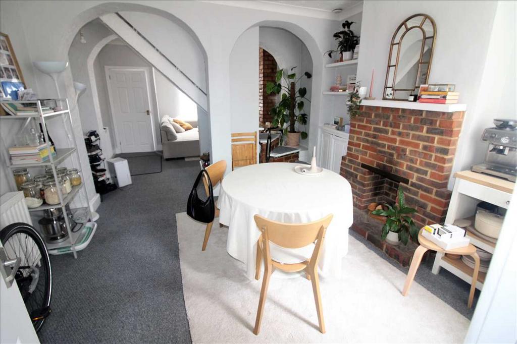 Milton Keynes MK12 2 bed terraced house for sale £255,000