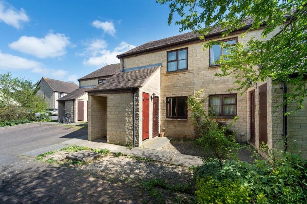 Manor Road, Witney, OX28 1 bed apartment for sale £190,000