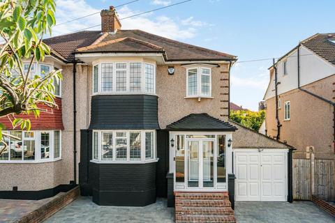 3 Hawkhurst Way, West Wickham, BR4 9PE