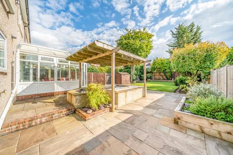 3 Hawkhurst Way, West Wickham, BR4 9PE