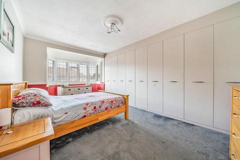 3 Hawkhurst Way, West Wickham, BR4 9PE