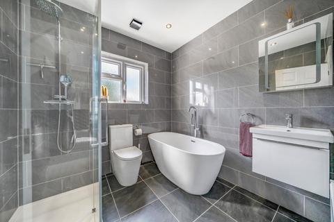 3 Hawkhurst Way, West Wickham, BR4 9PE