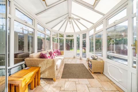 3 Hawkhurst Way, West Wickham, BR4 9PE