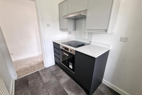 2 bedroom apartment to rent, Inverleith Street, Carntyne, Glasgow