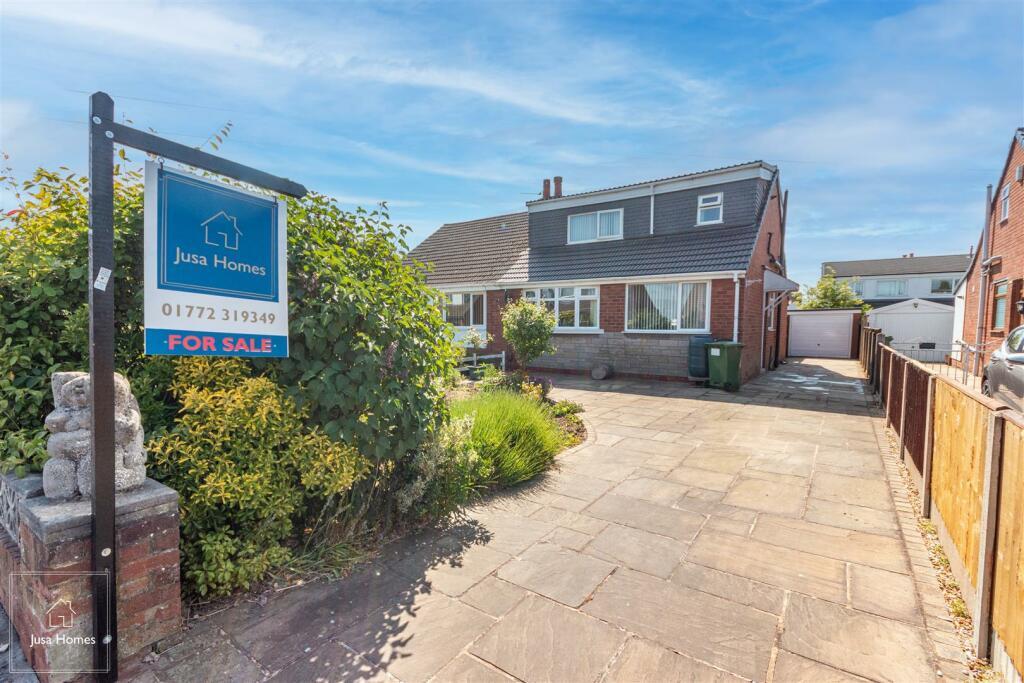 Hodgson Avenue, Freckleton, Preston PR4 3 bed bungalow for sale £240,000