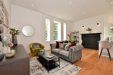 2 bedroom ground floor flat for sale - Fawkham Manor, Manor Lane, Fawkham, Longfield, Kent
