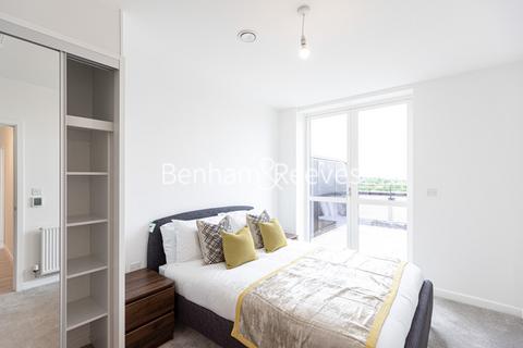 2 bedroom apartment to rent, Carnation Gardens, Hayes UB3