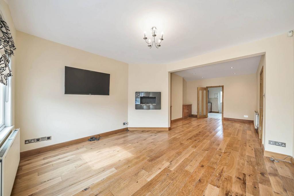 Dunbar Avenue, Norbury, London, SW16 3 bed end of terrace house - £ ...