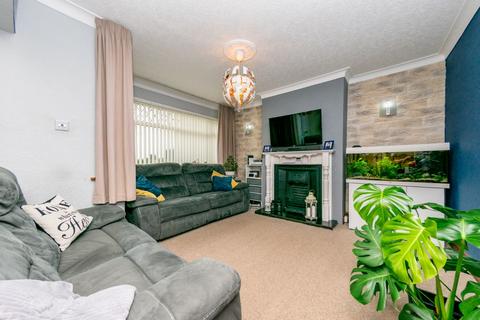 3 bedroom semi-detached house for sale - Southleigh Grove, Leeds