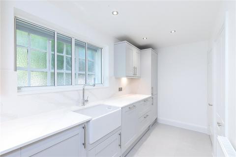 3 bedroom terraced house to rent, Thurloe Close, South Kensington, SW7