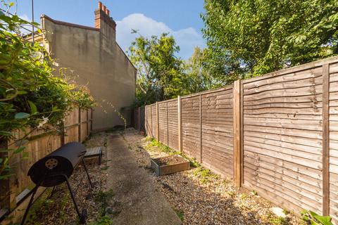 2 bedroom flat to rent, Oglander Road,  Peckham, SE15