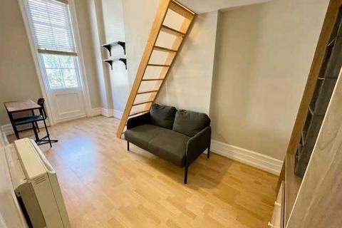 3 bedroom apartment to rent, London Road, Brighton