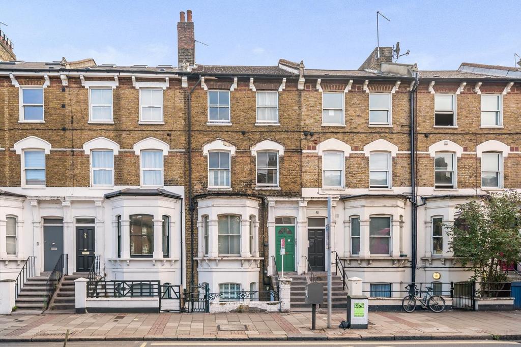 Queenstown Road, Battersea 1 bed for sale £375,000