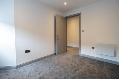 1 bedroom flat for sale - George Street Apartments, Broadacre House, George Street, Bradford. BD1