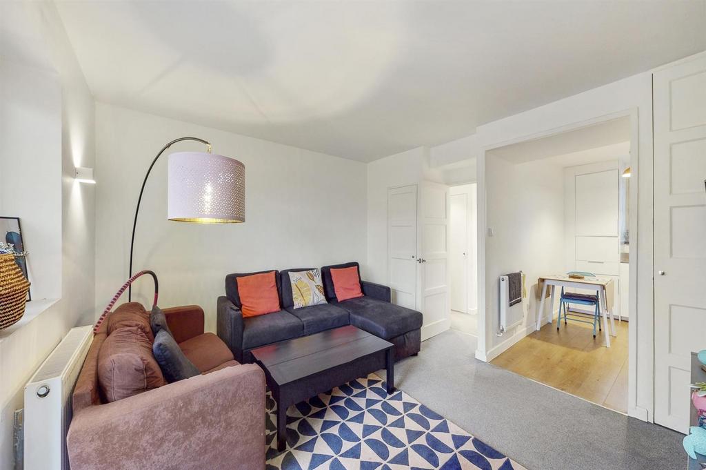 Warley Street, London E2 2 bed flat £370,000