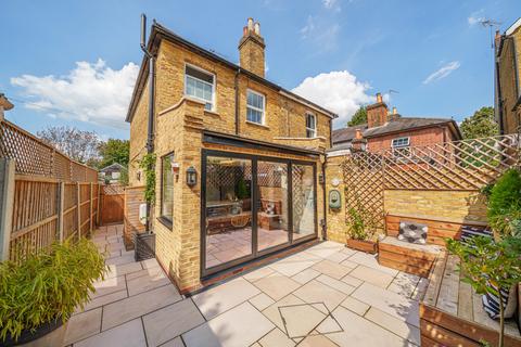 5 Pantile Road, Weybridge, KT13 9PY