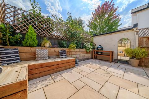 5 Pantile Road, Weybridge, KT13 9PY