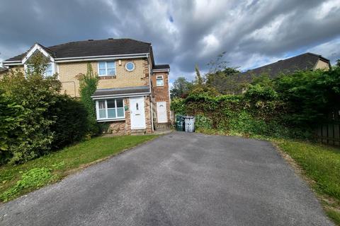 4 bedroom semi-detached house for sale, Millbrook Gardens, Dewsbury