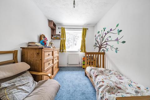 24 Malden Fields, Bushey, WD23 2QA