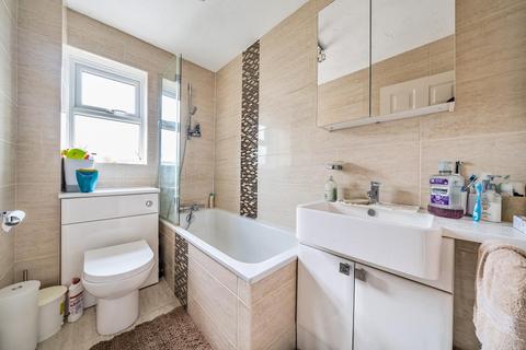 24 Malden Fields, Bushey, WD23 2QA