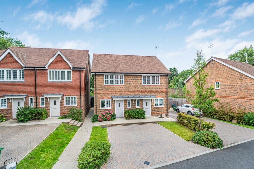 Mill Rose Way, Burgess Hill, East Sussex, RH15 2 bed semidetached