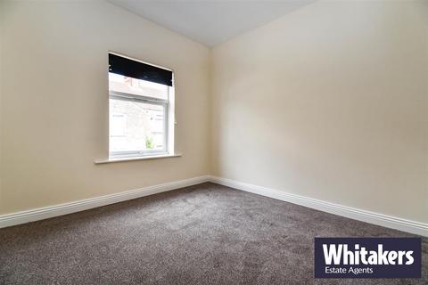 3 bedroom terraced house to rent, East Park Avenue, Hull, HU8