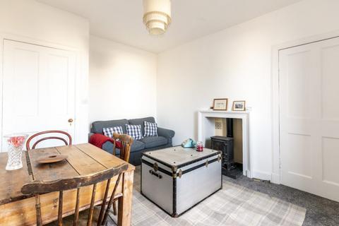 2 bedroom flat to rent, 2496L – Meadowbank, Edinburgh, EH8 8JE