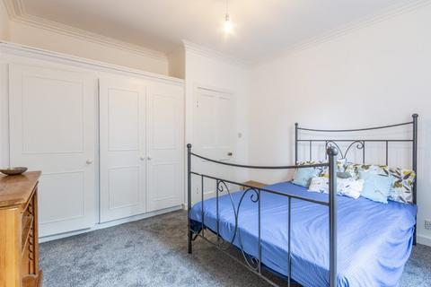2 bedroom flat to rent, 2496L – Meadowbank, Edinburgh, EH8 8JE