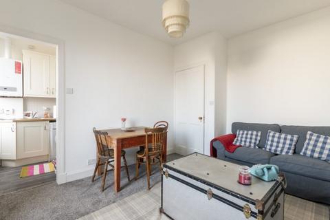 2 bedroom flat to rent, 2496L – Meadowbank, Edinburgh, EH8 8JE