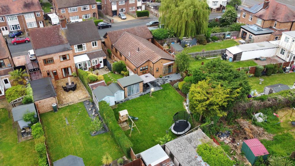 Mead Close, Peterborough, PE4 5 bed detached bungalow for sale £400,000