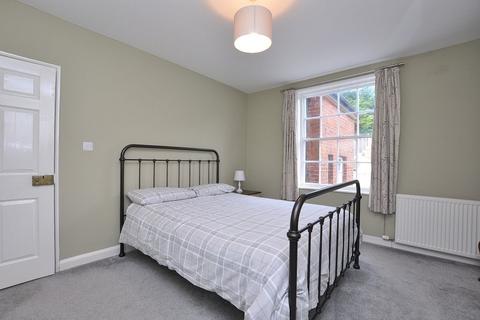 6 bedroom townhouse for sale, 16 Bagdale, Whitby