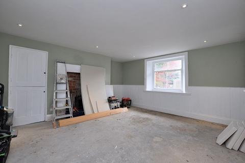 16 Bagdale, Whitby, YO21 1QS