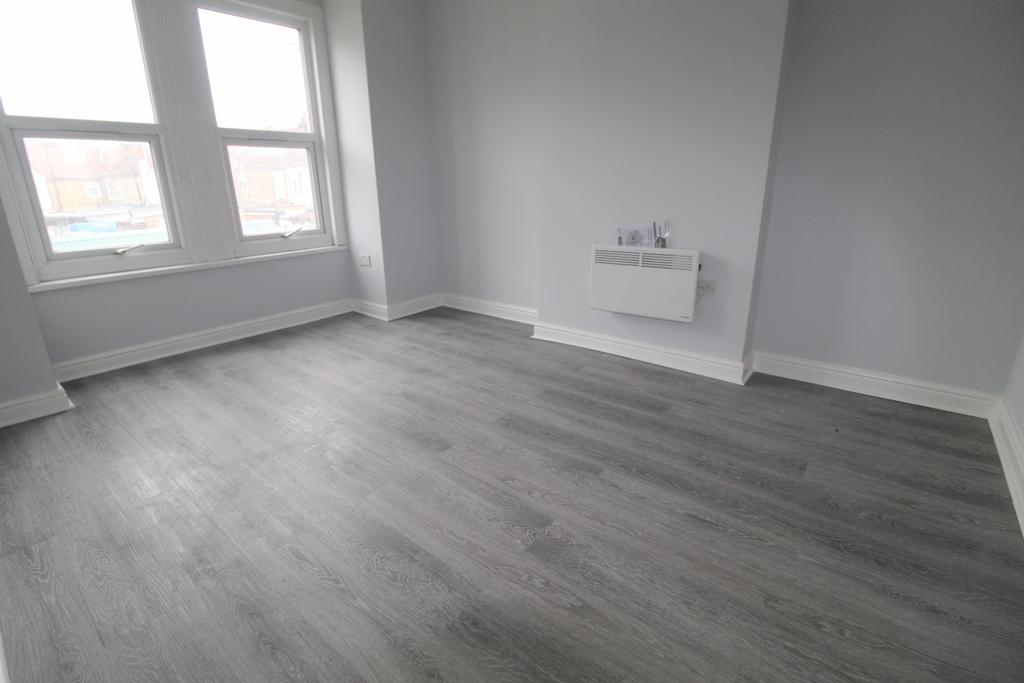 Newly Renovated First Floor Flat in Southall