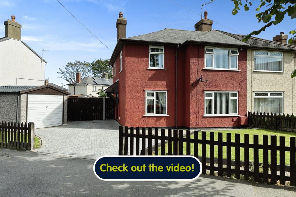 Neville Avenue, Beverley, East Riding... 3 bed semidetached house £