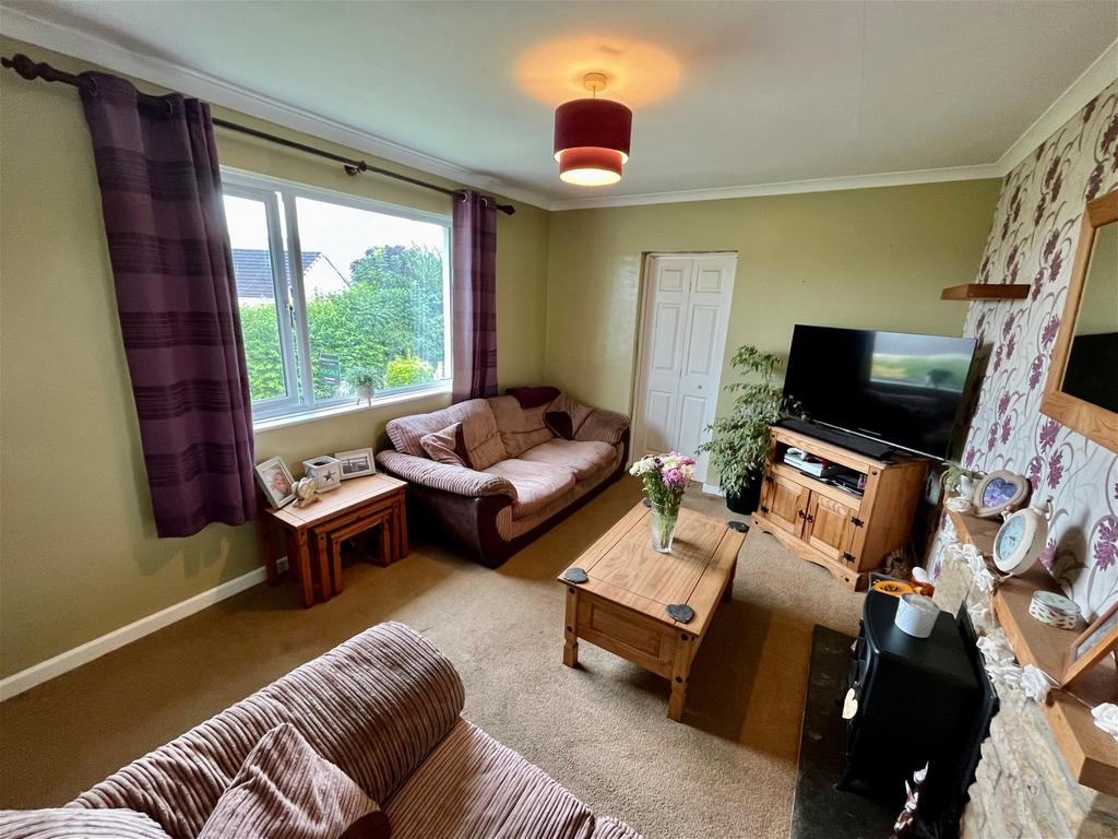 Wallaford Road, Buckfastleigh TQ11 3 bed detached bungalow for sale £